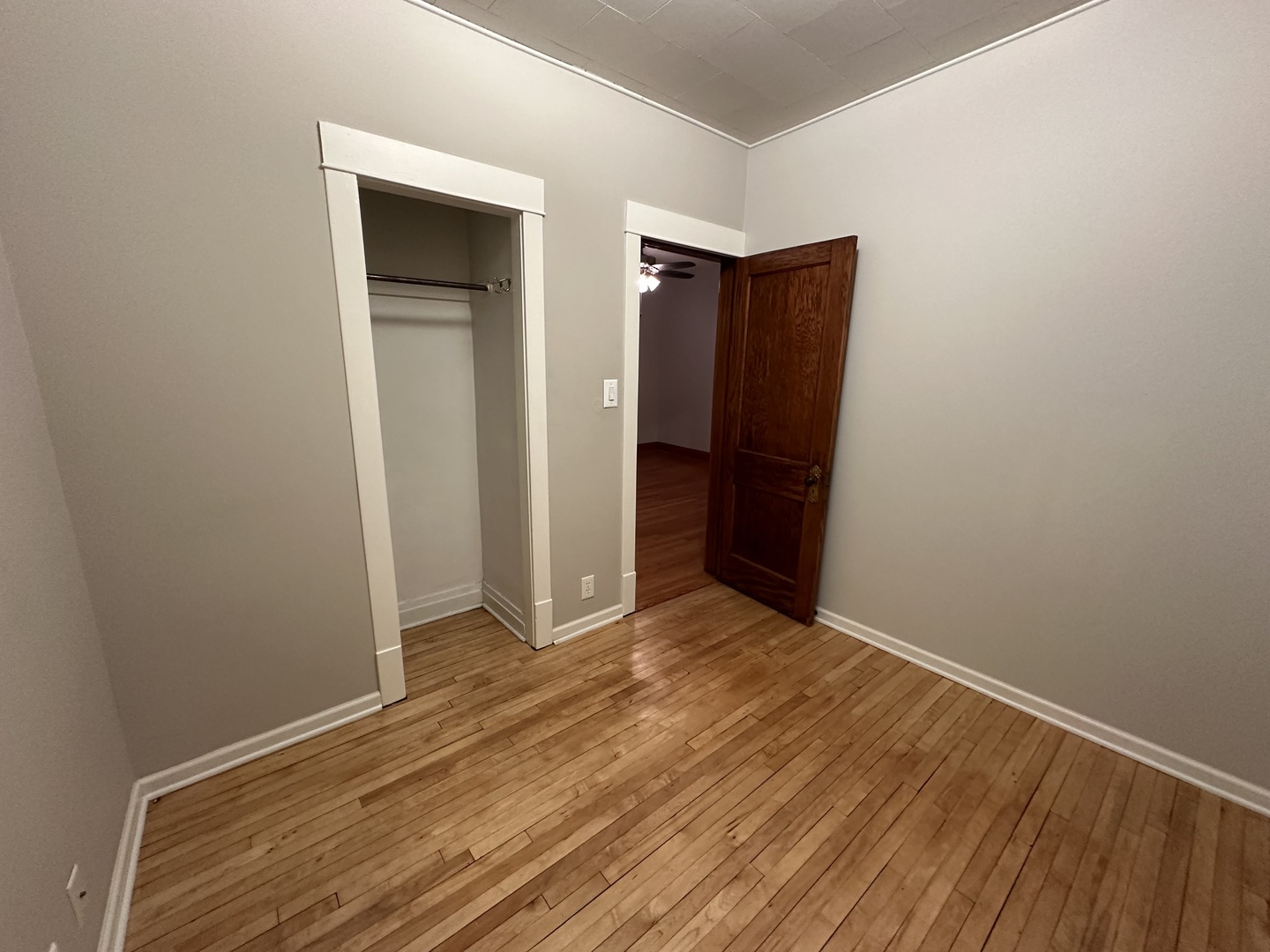 2437 W Cullom Avenue Unit: 2