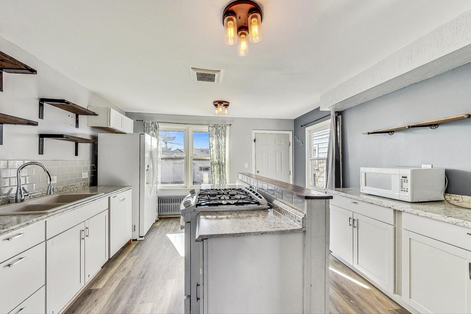 4931 W Melrose Street