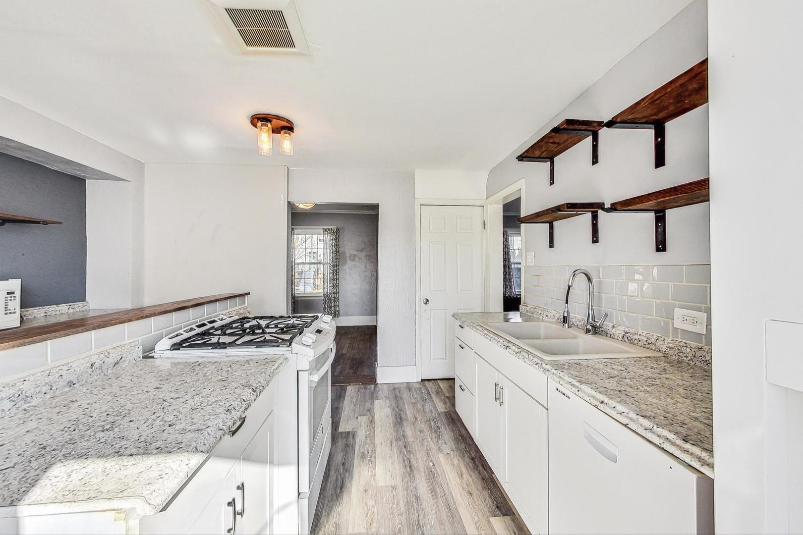 4931 W Melrose Street