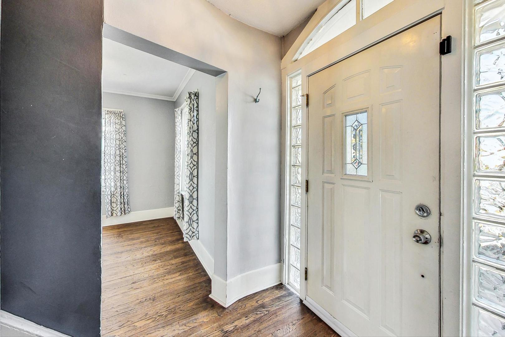 4931 W Melrose Street