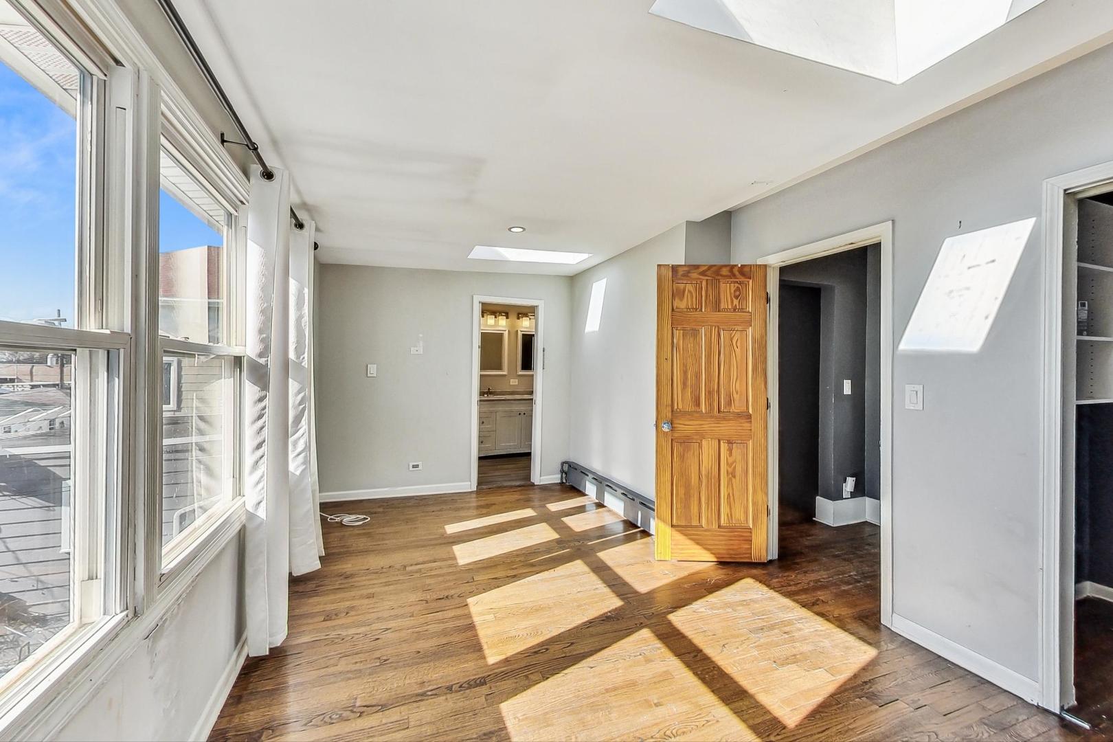 4931 W Melrose Street