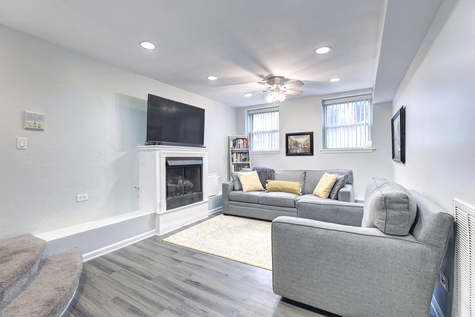 3110 W Belle Plaine Avenue Unit: G