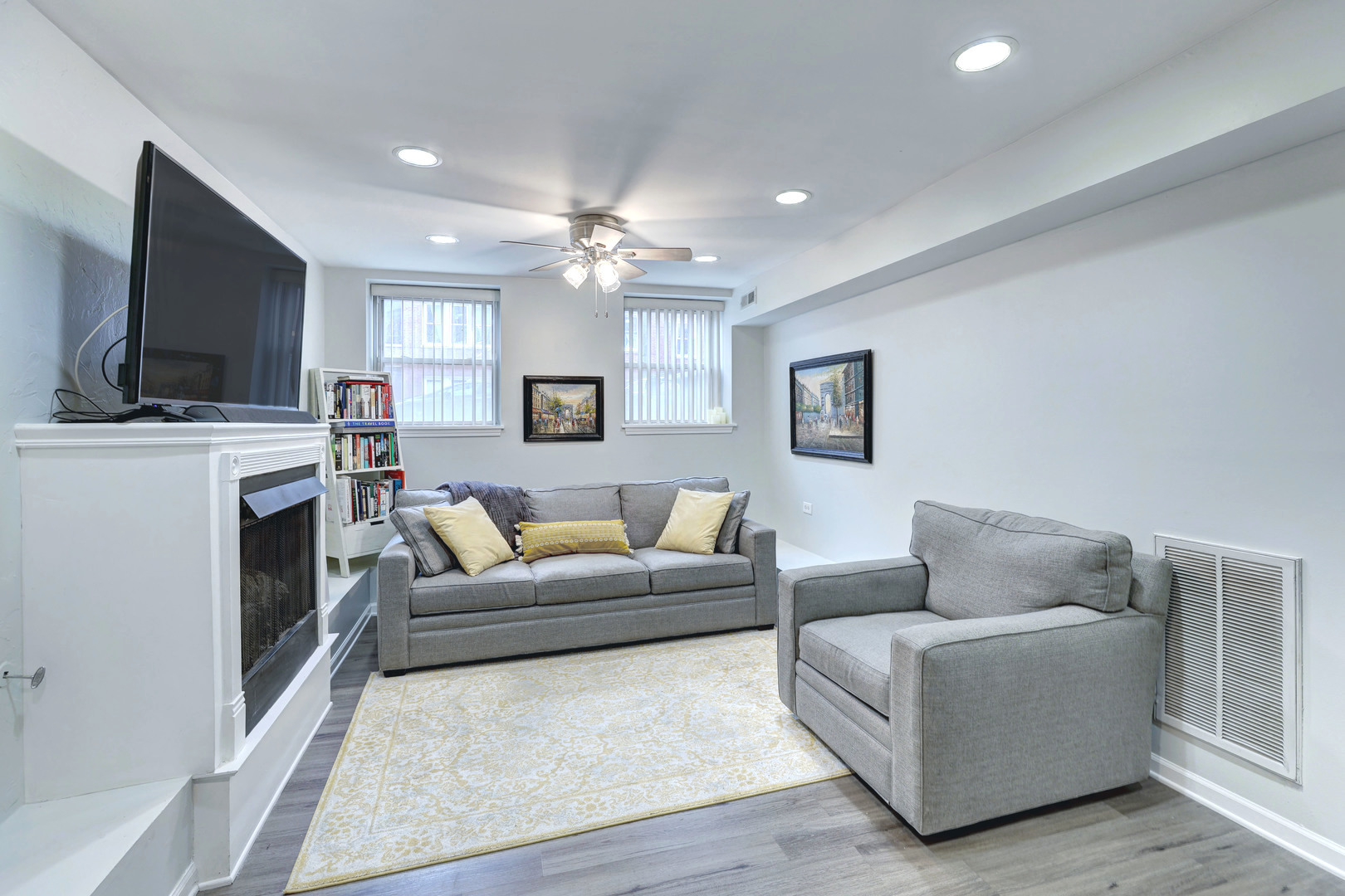 3110 W Belle Plaine Avenue Unit: G