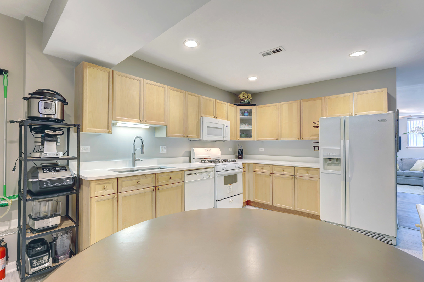 3110 W Belle Plaine Avenue Unit: G