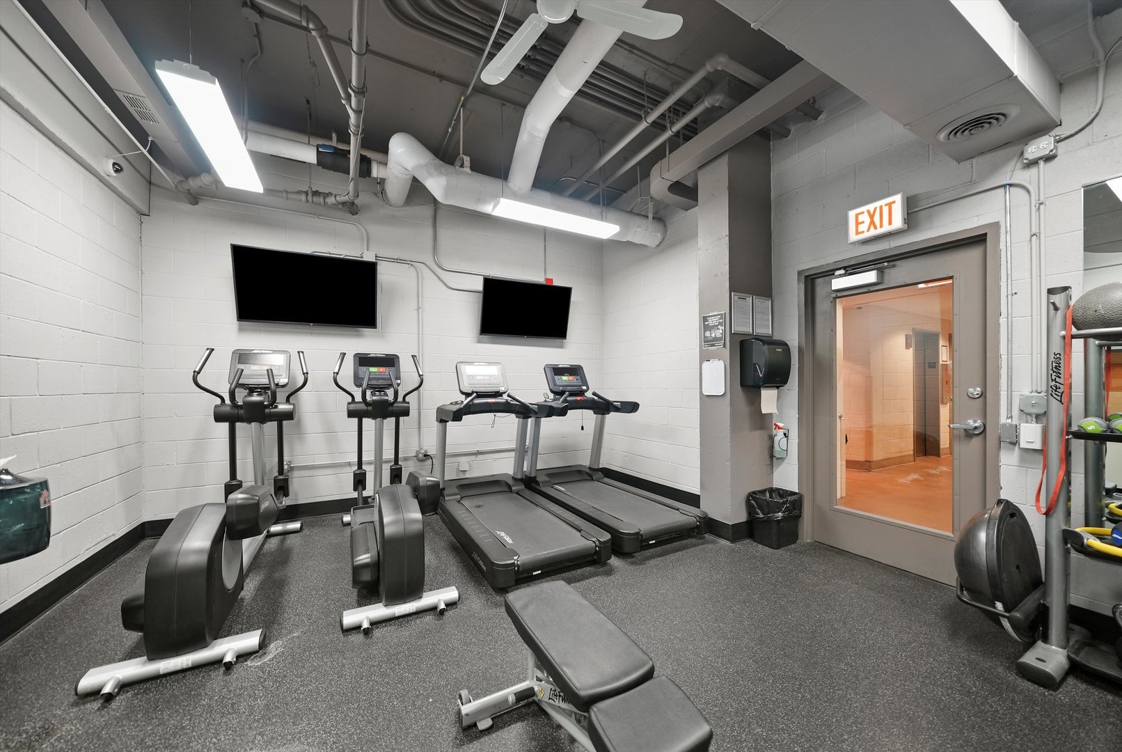 1850 N Clark Street Unit: 1404