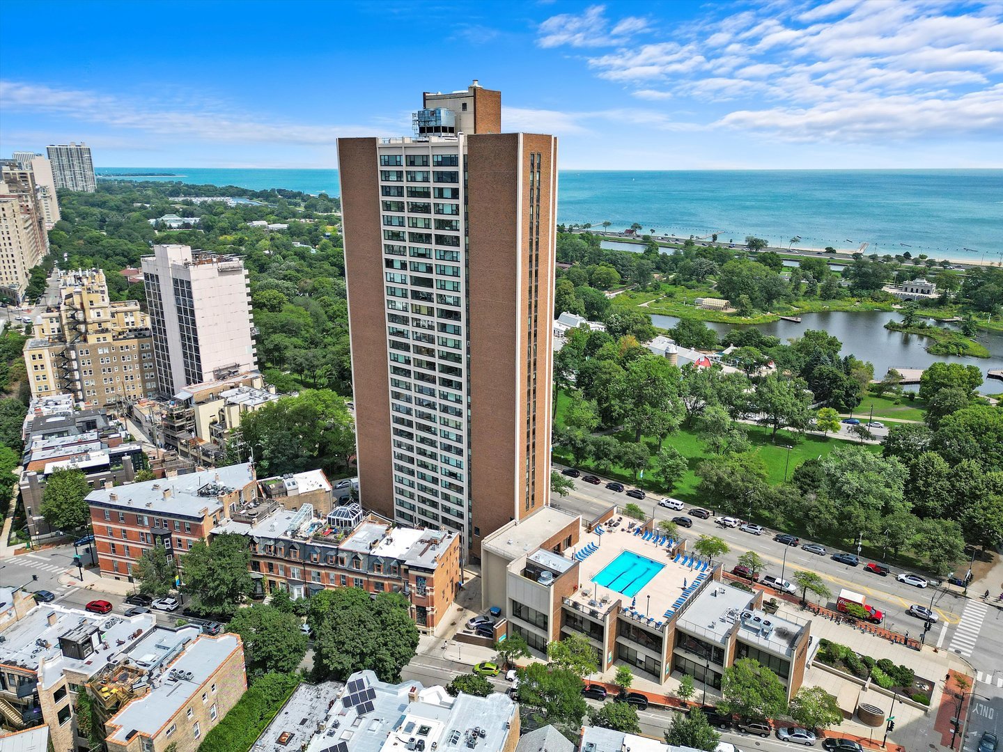 1850 N Clark Street Unit: 1404