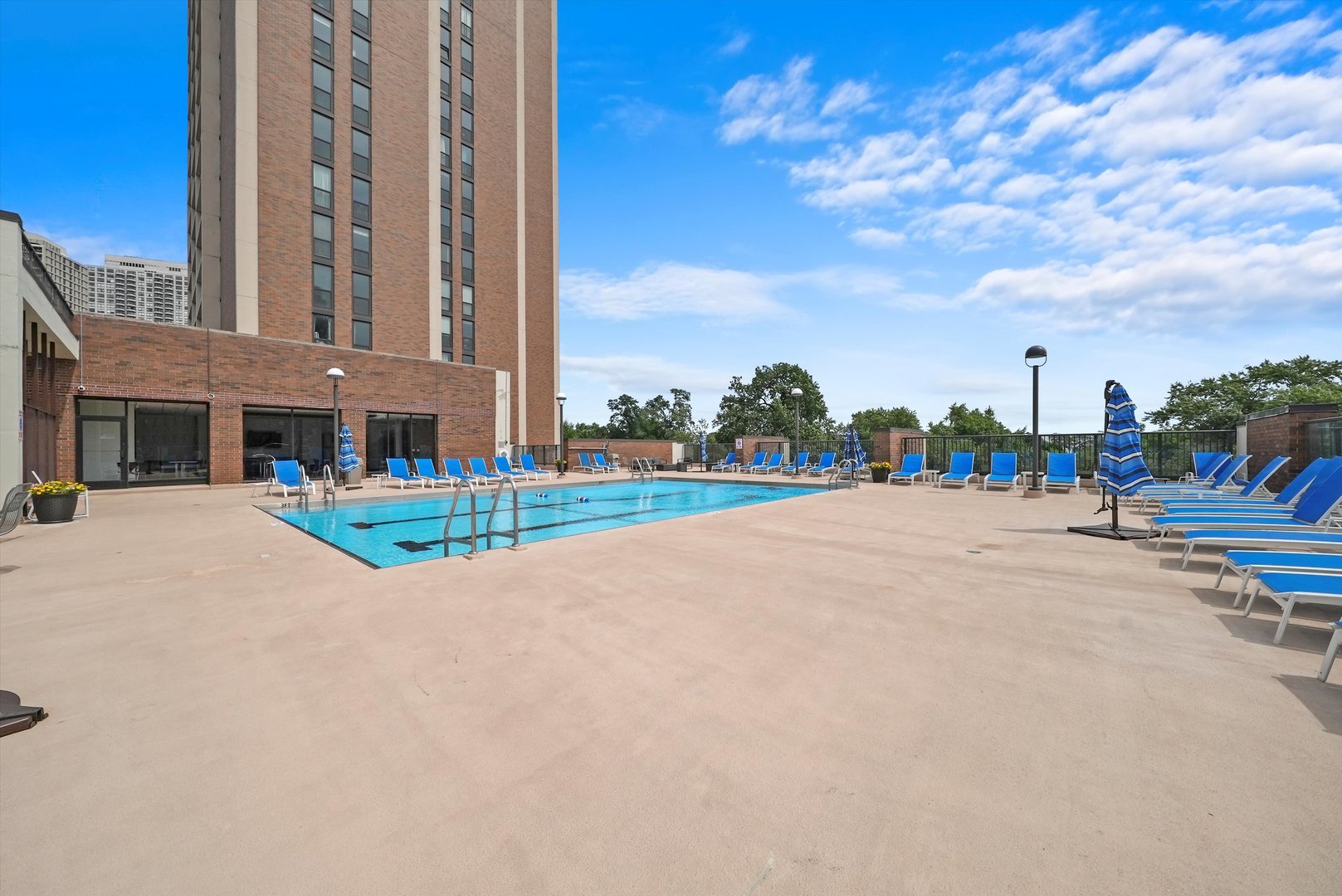 1850 N Clark Street Unit: 1404
