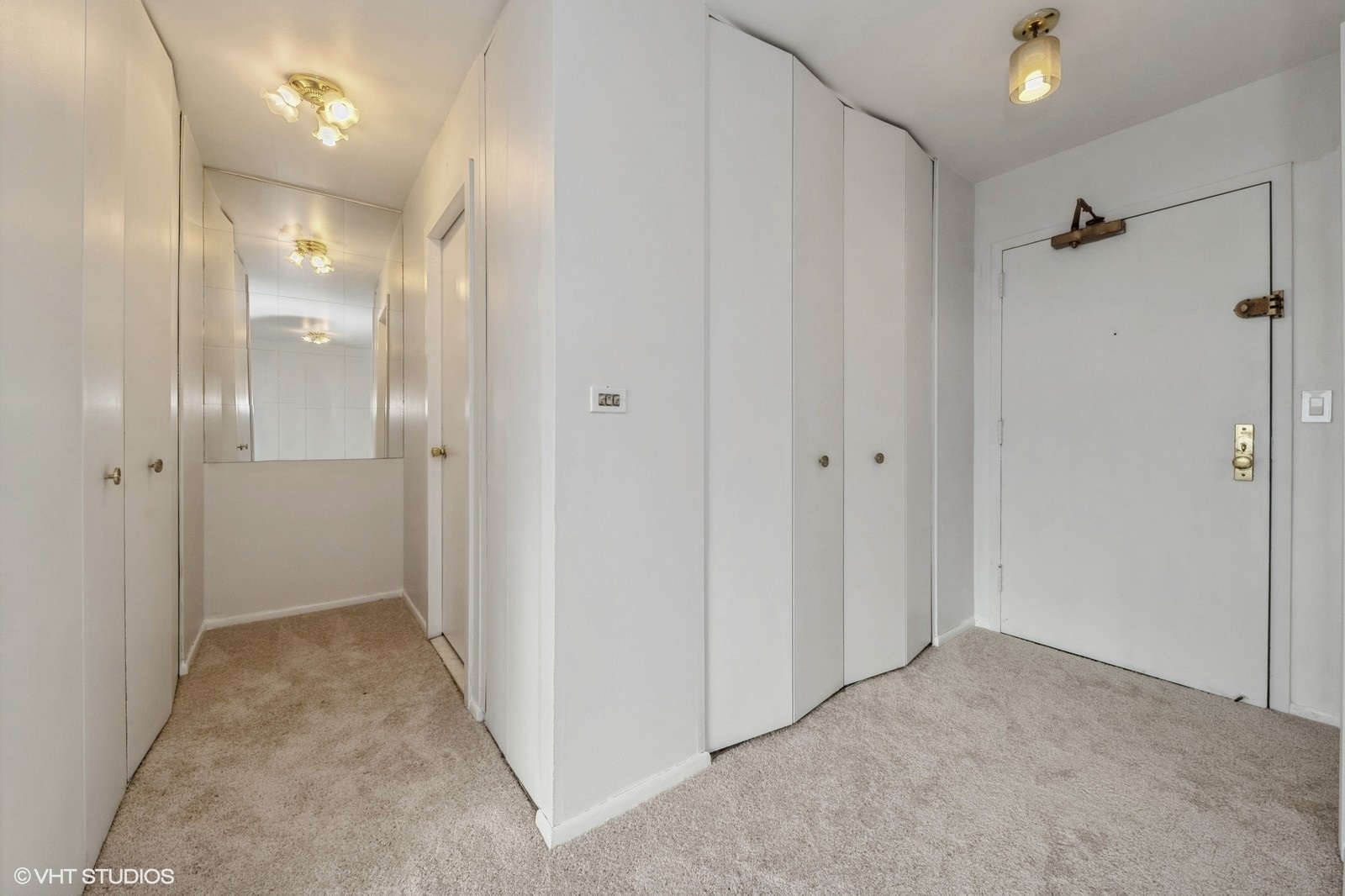 1850 N Clark Street Unit: 1404