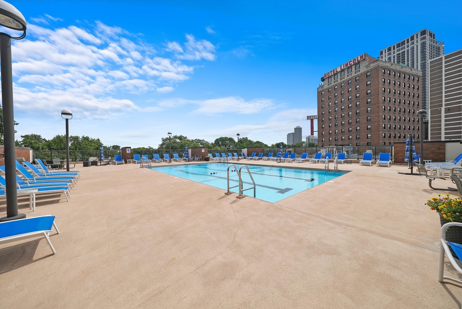 1850 N Clark Street Unit: 1404