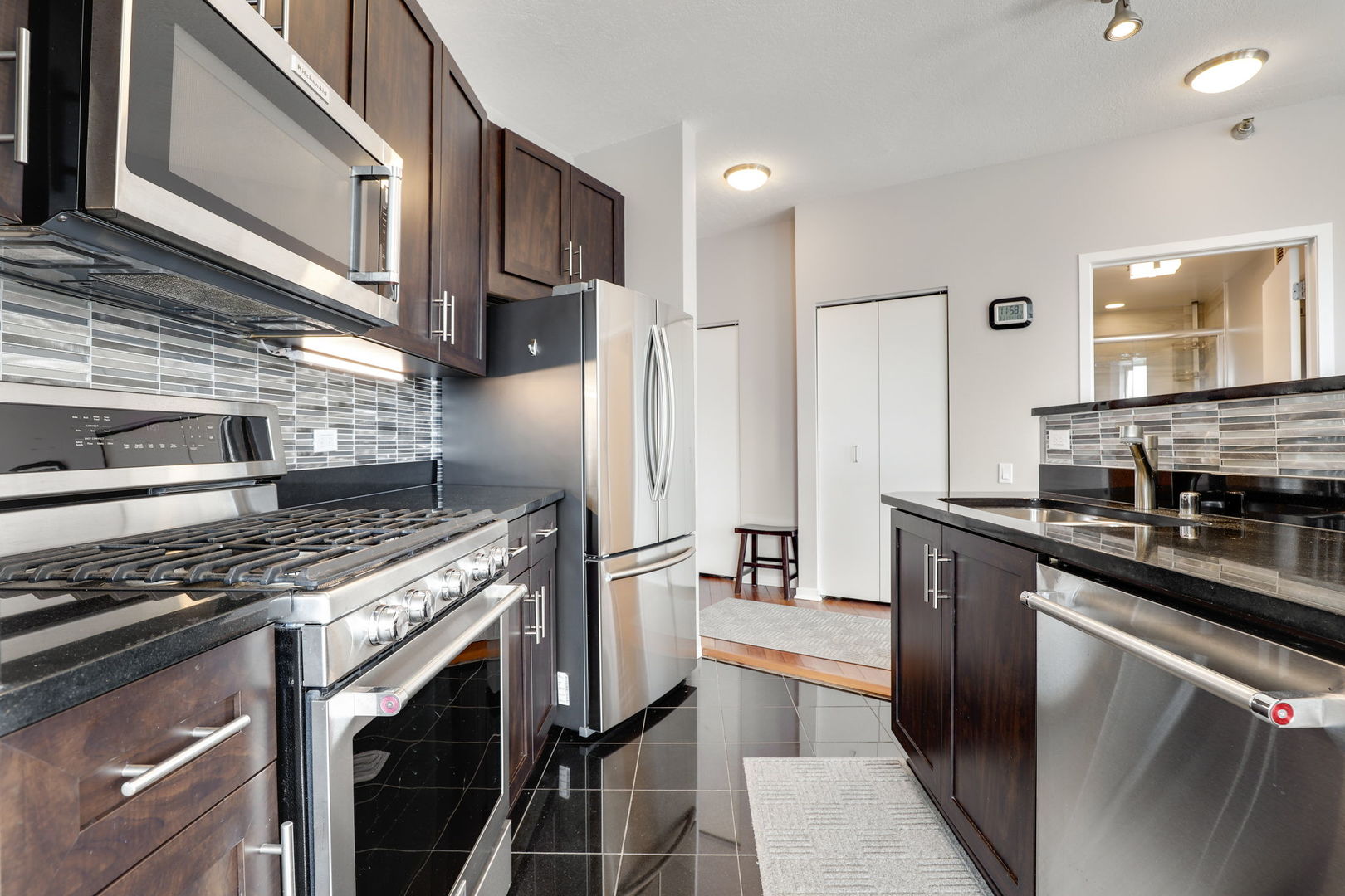 600 N Kingsbury Street Unit: 1411