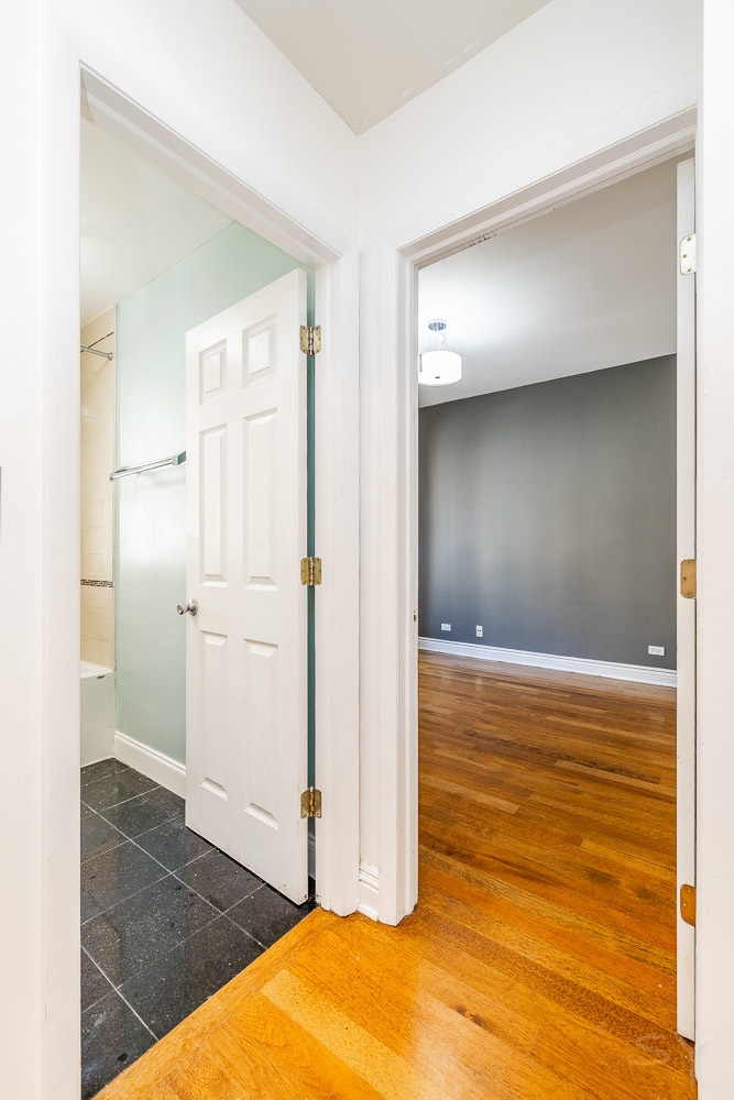 3818 W AINSLIE Street Unit: 1