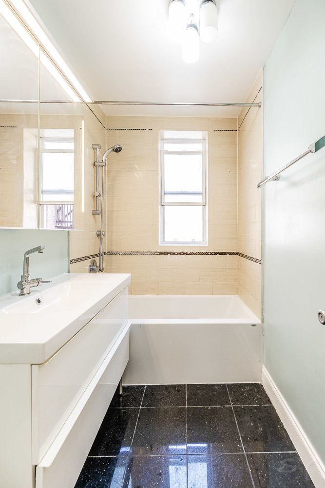 3818 W AINSLIE Street Unit: 1