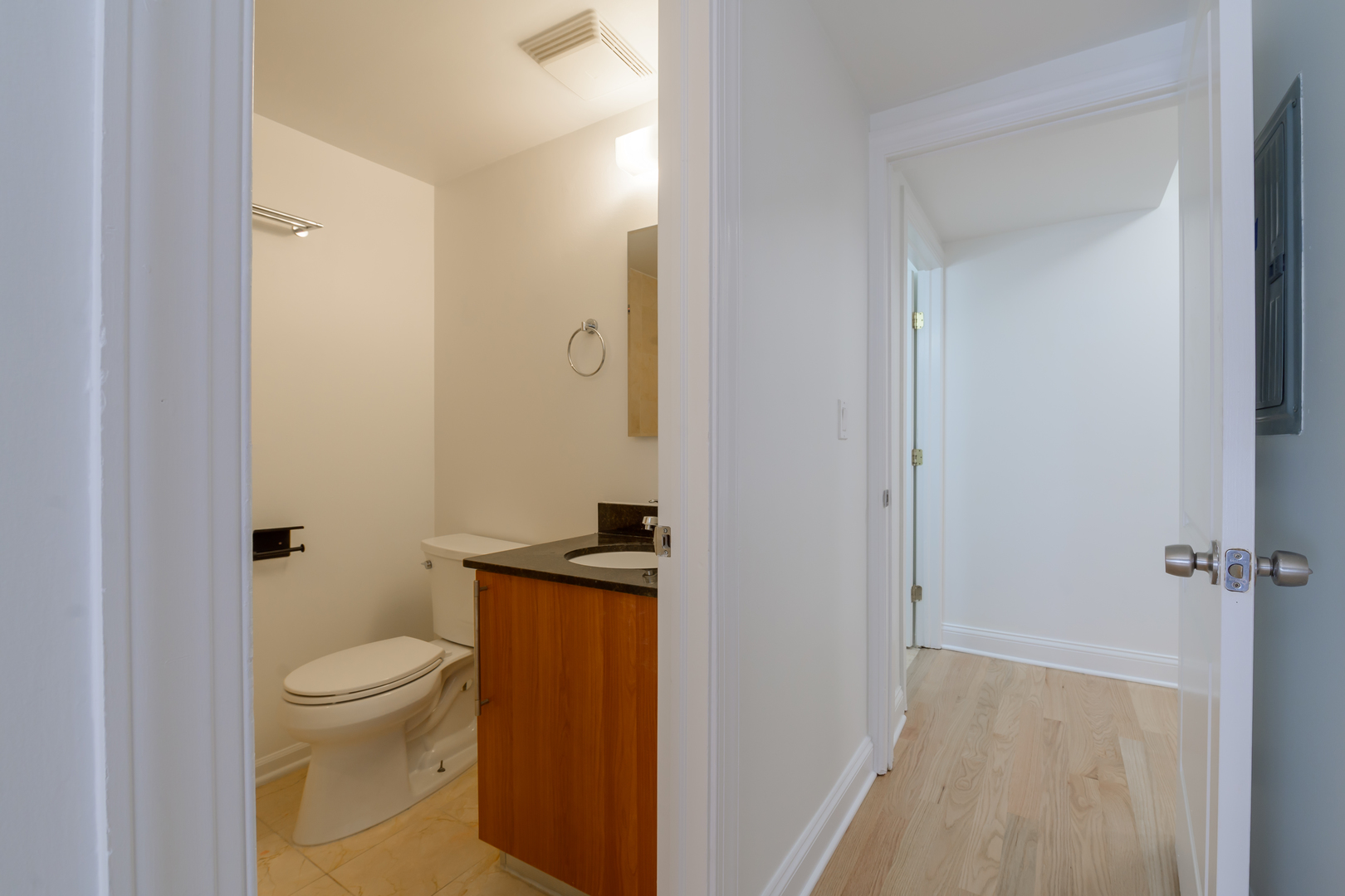 3400 W Sunnyside Avenue Unit: G