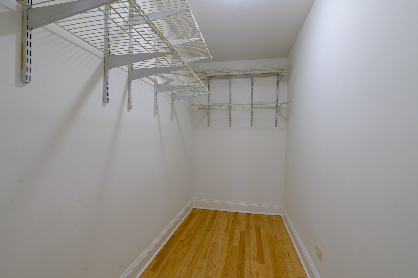 3400 W Sunnyside Avenue Unit: G