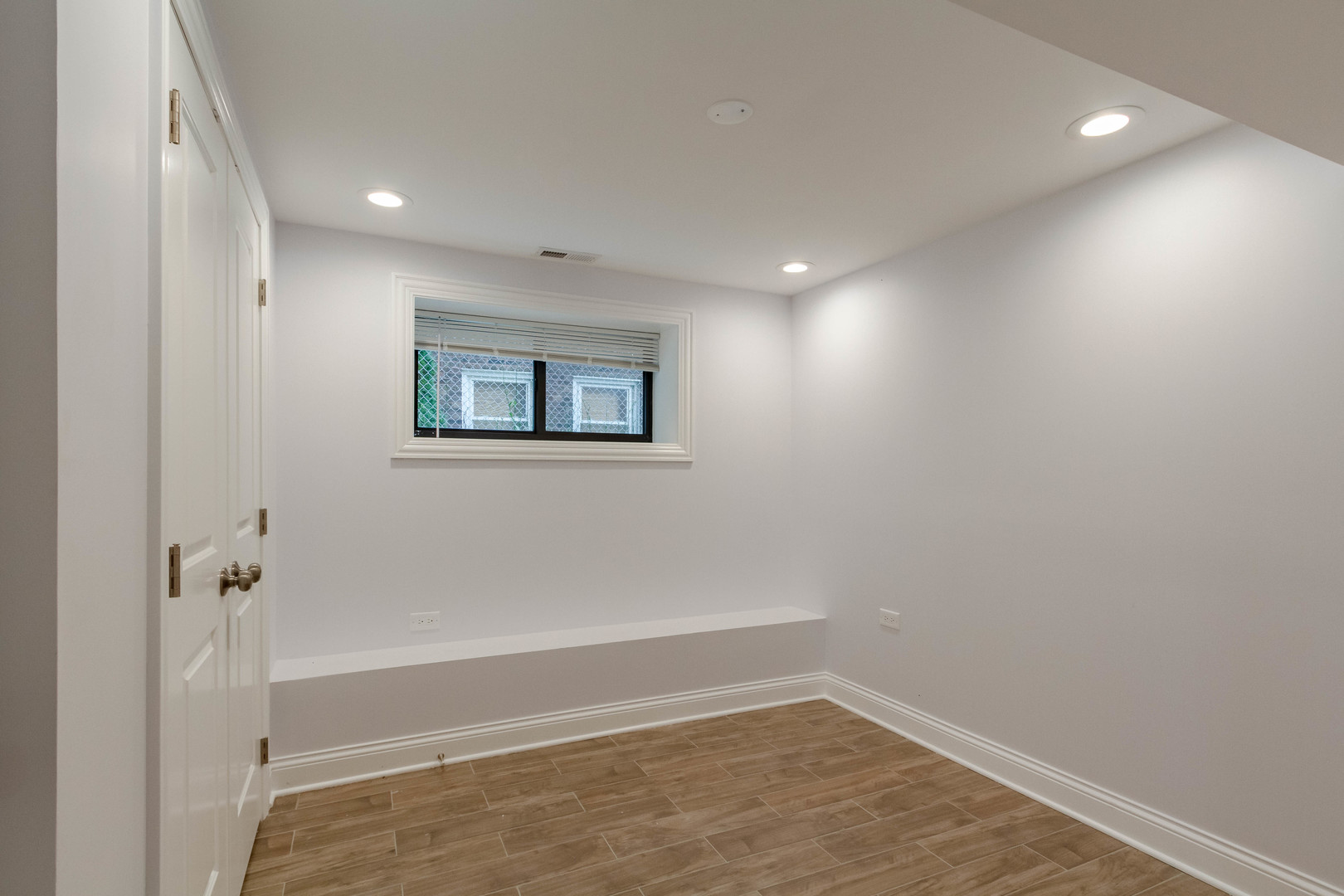 6344 N Artesian Avenue Unit: G