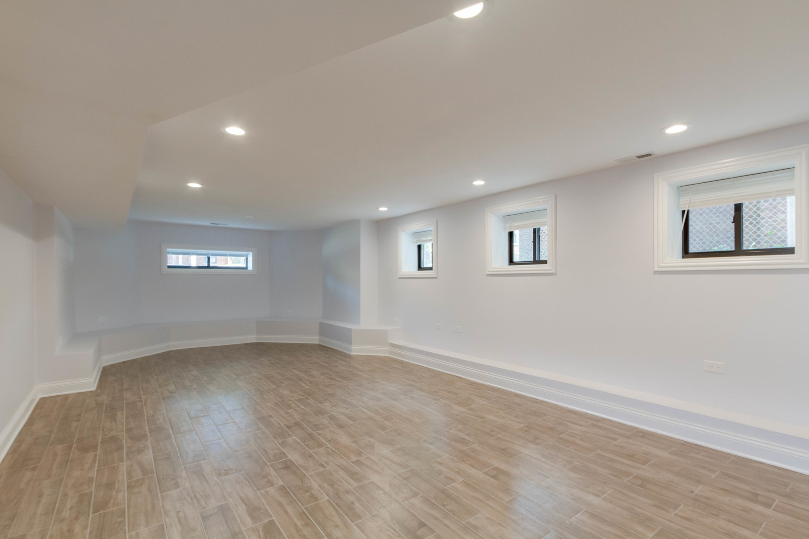 6344 N Artesian Avenue Unit: G