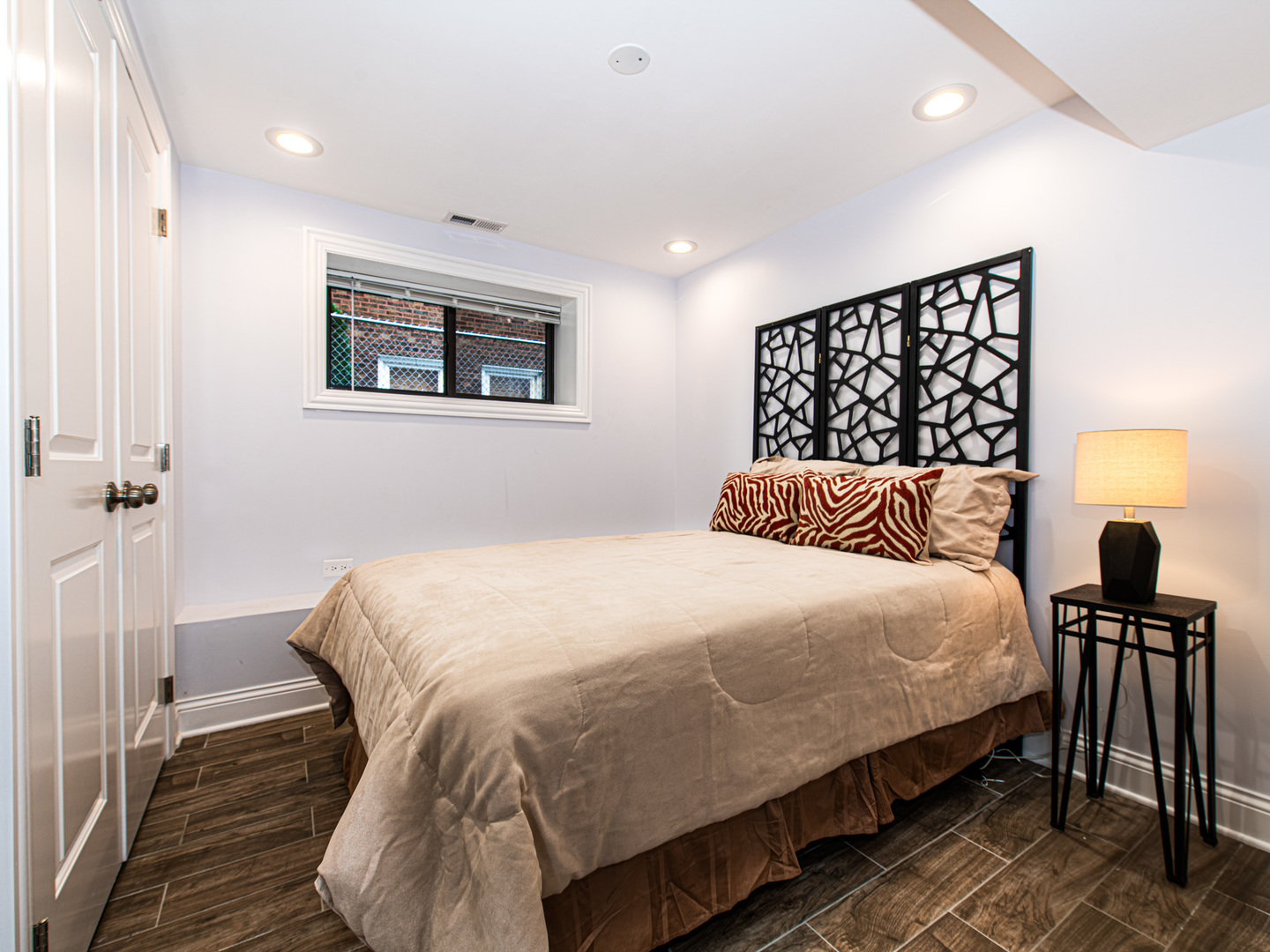 6344 N Artesian Avenue Unit: G