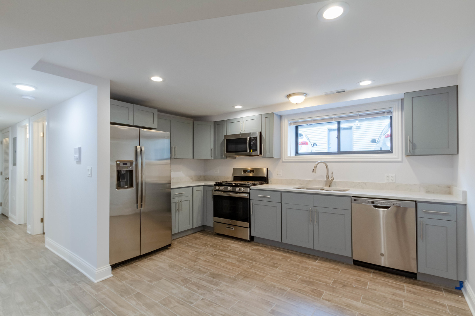 6344 N Artesian Avenue Unit: G