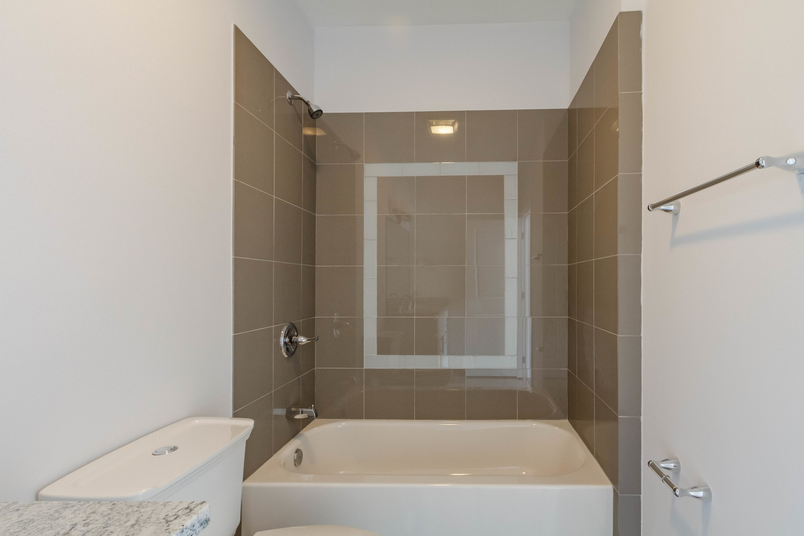 6344 N Artesian Avenue Unit: G