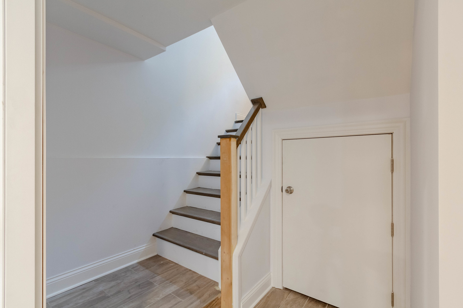 6344 N Artesian Avenue Unit: G