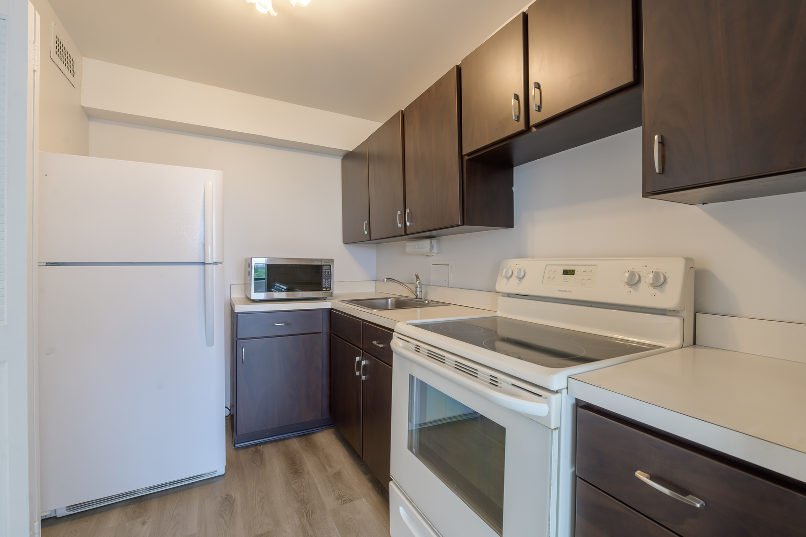 1850 N Clark Street Unit: 1404