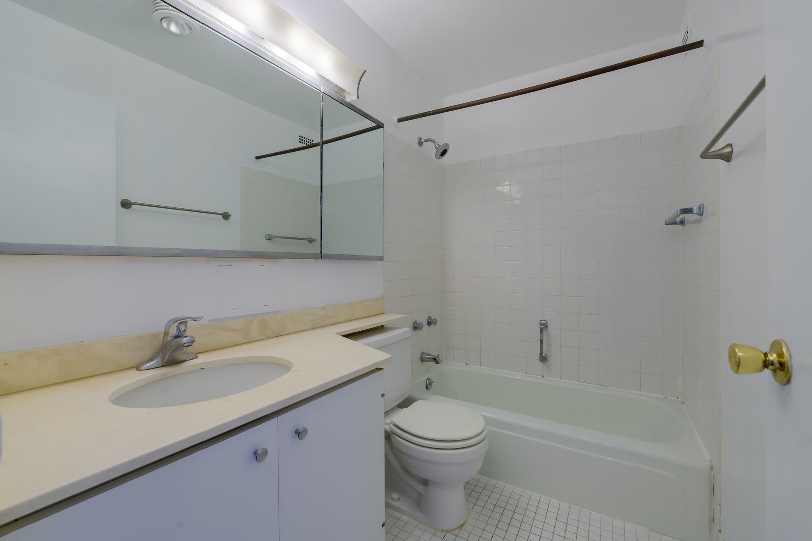 1850 N Clark Street Unit: 1404