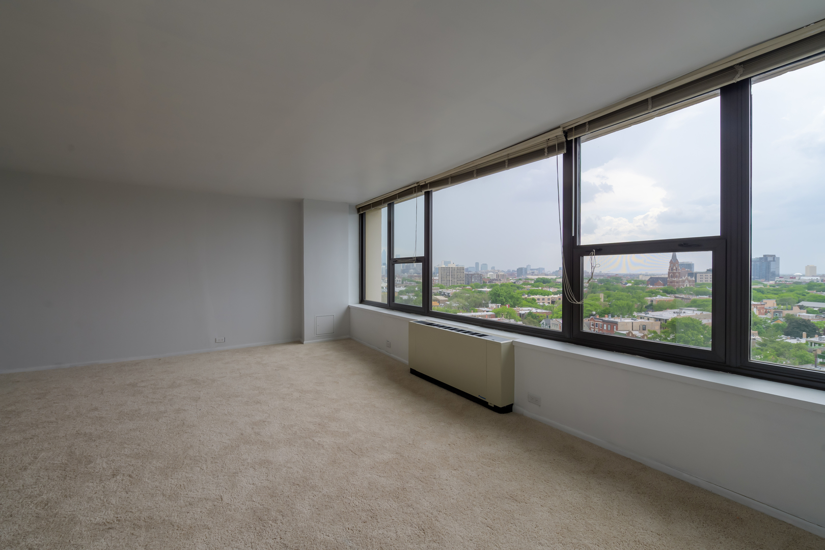 1850 N Clark Street Unit: 1404