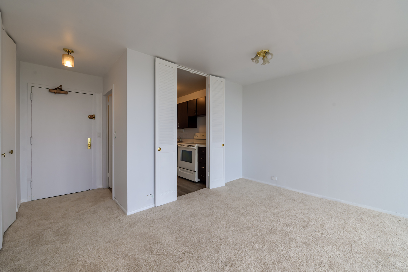1850 N Clark Street Unit: 1404