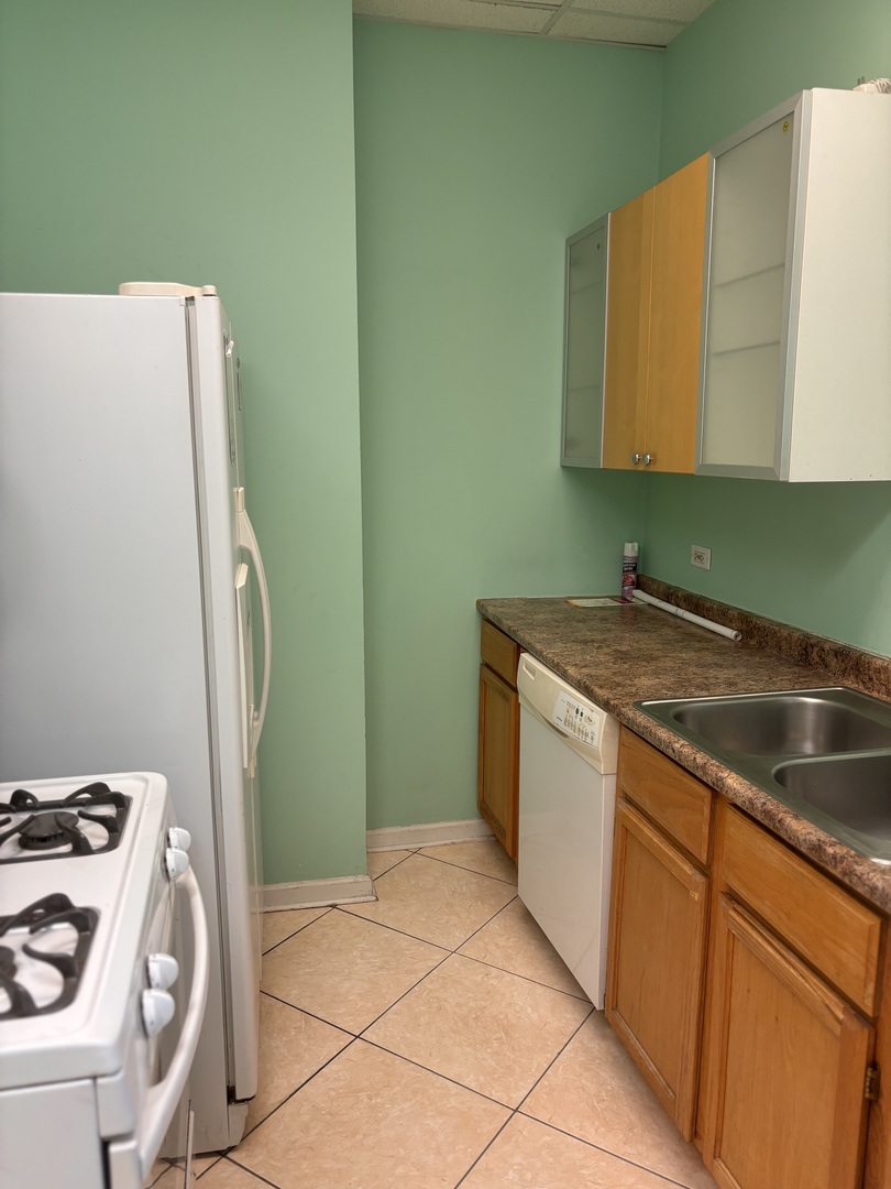 2714 W Peterson Avenue Unit: 1