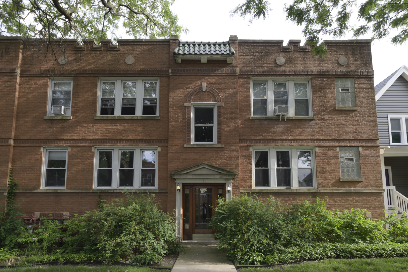 3705 W Eddy Street Unit: 2