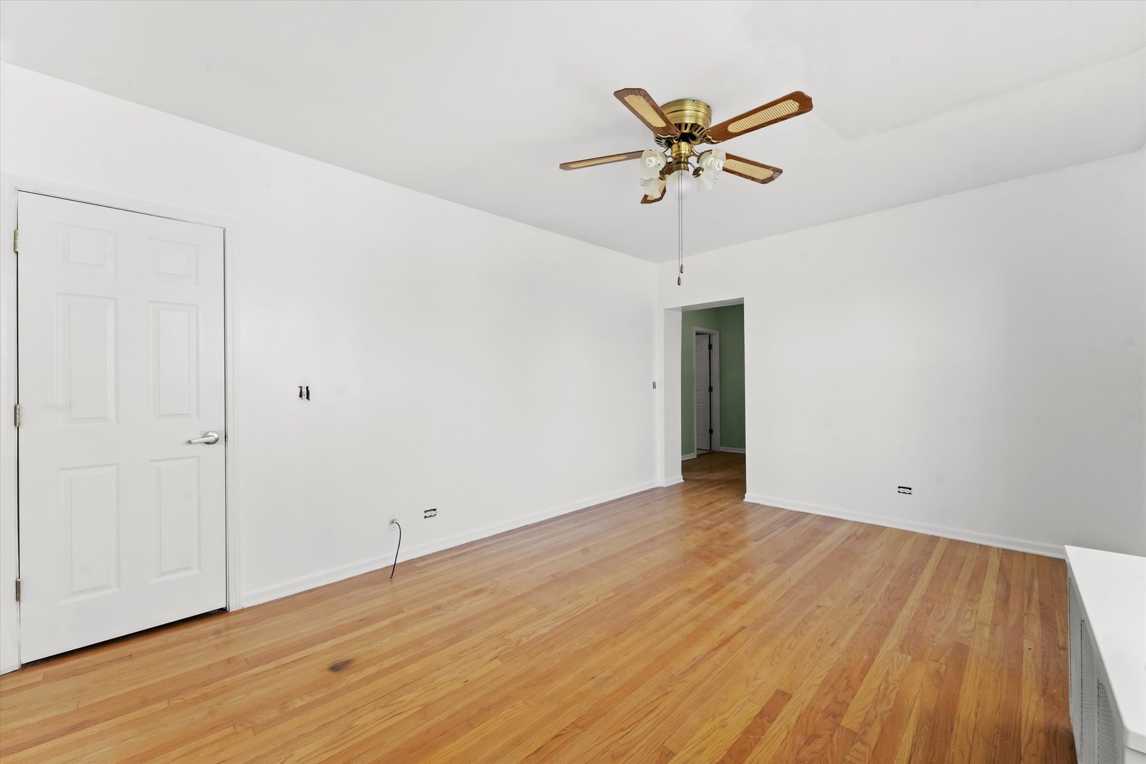 4815 W ROSCOE Street Unit: 2S