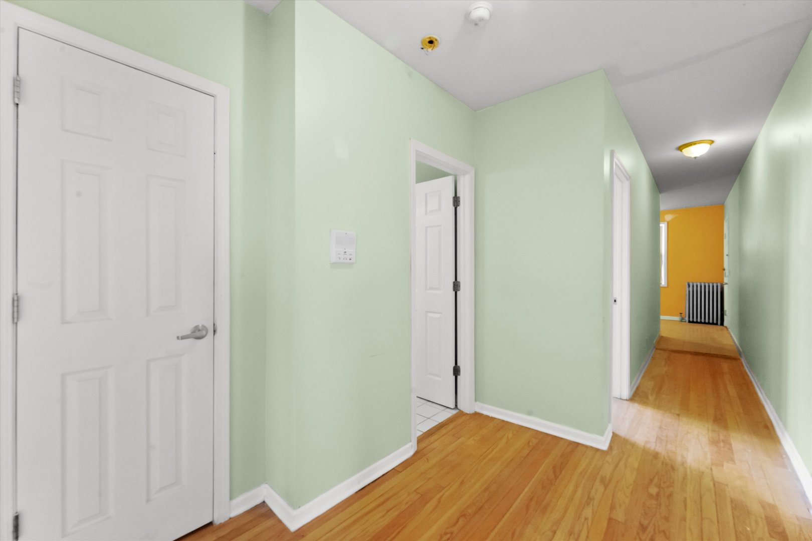 4815 W ROSCOE Street Unit: 2S