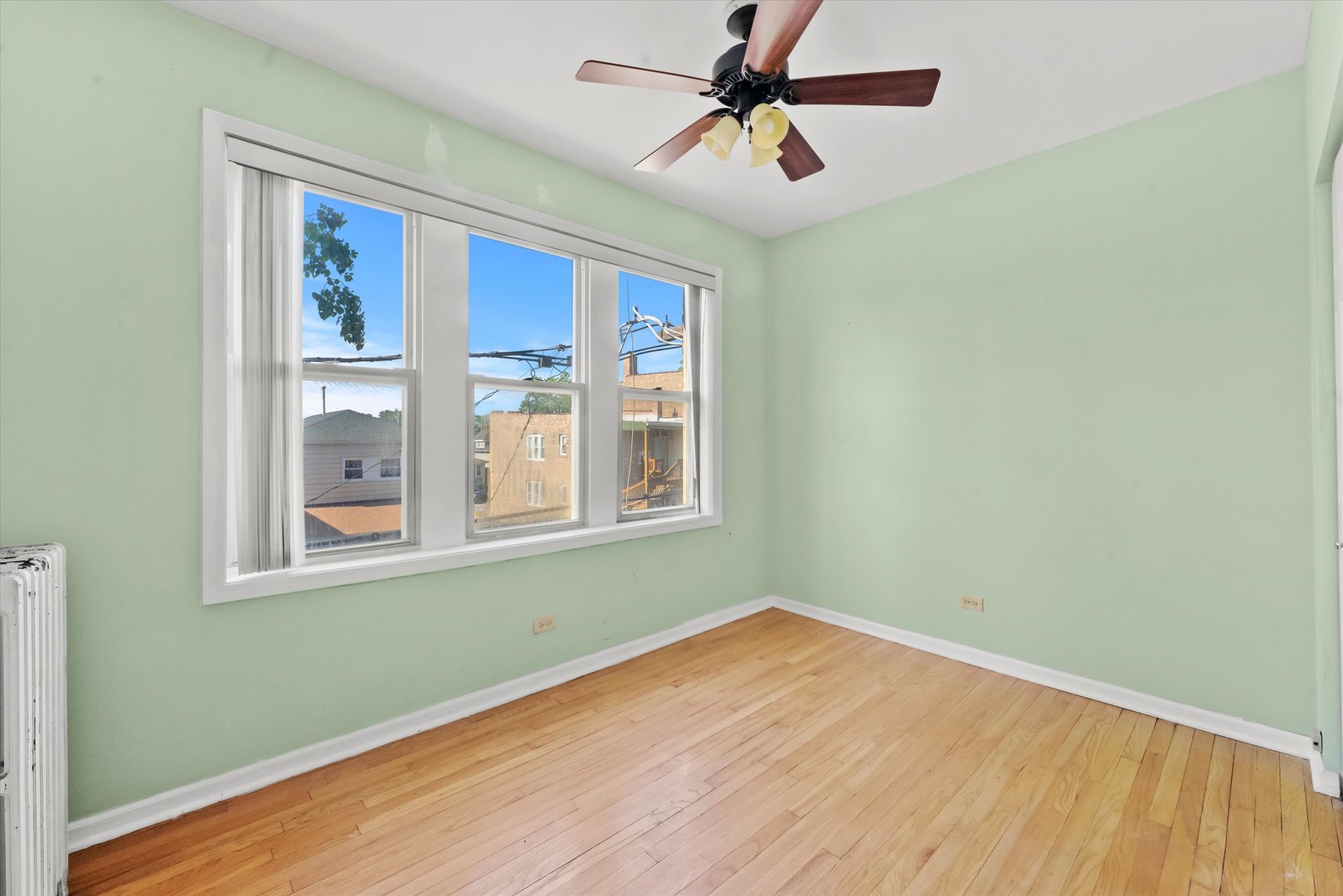 4815 W ROSCOE Street Unit: 2S