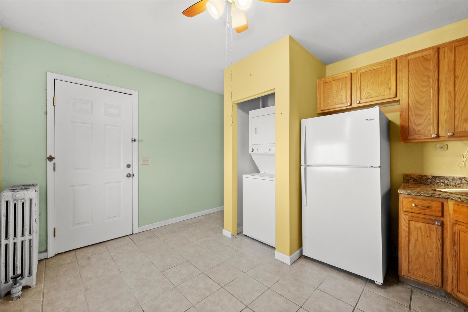 4815 W ROSCOE Street Unit: 2S