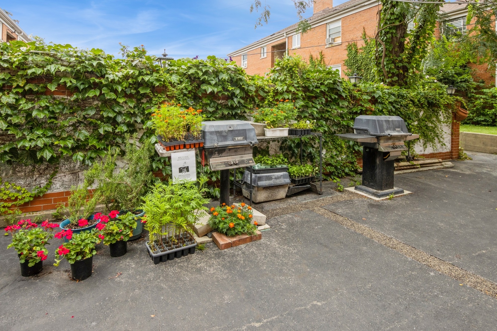 1924 W Albion Avenue Unit: 2W