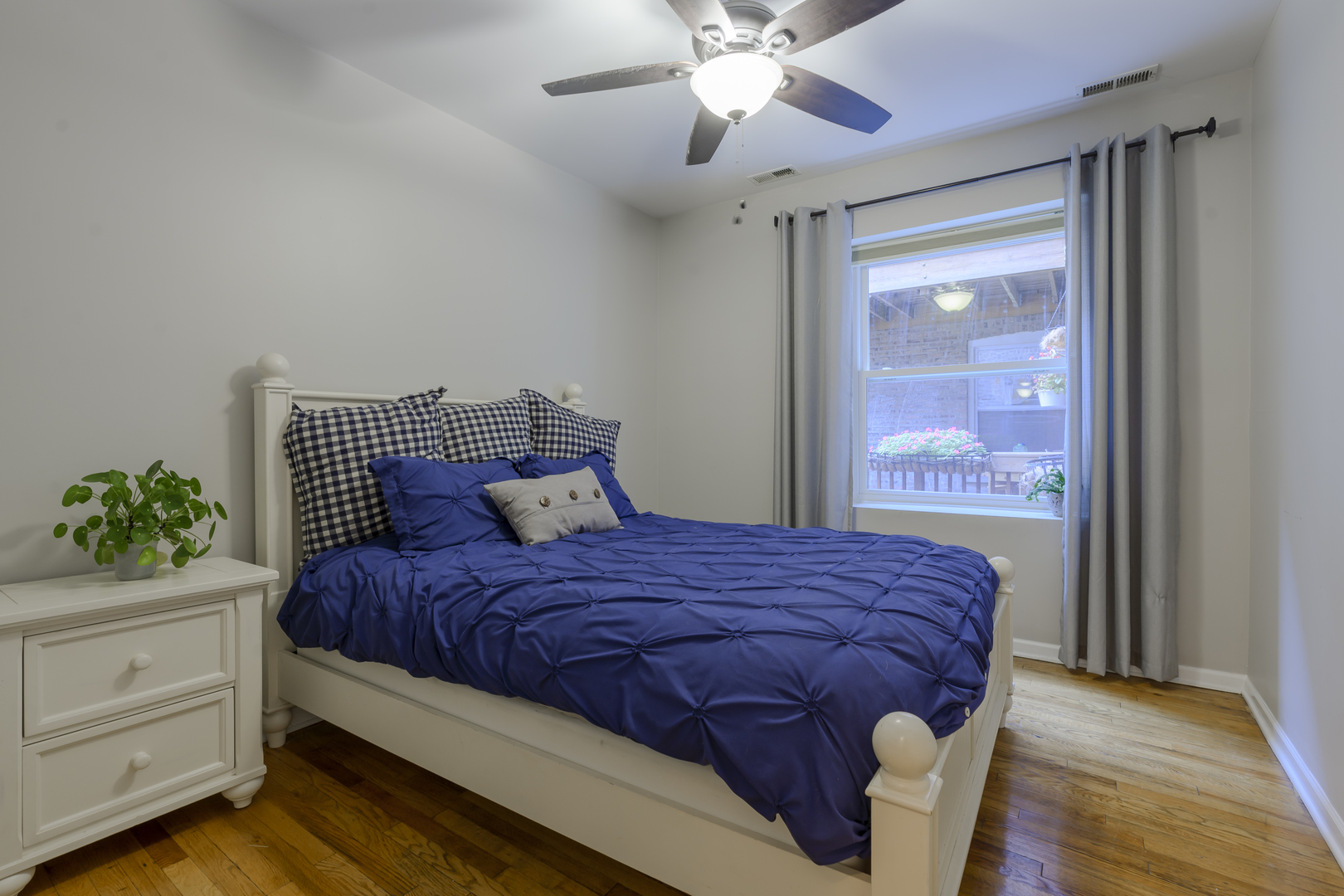 6505 N Greenview Avenue Unit: 2