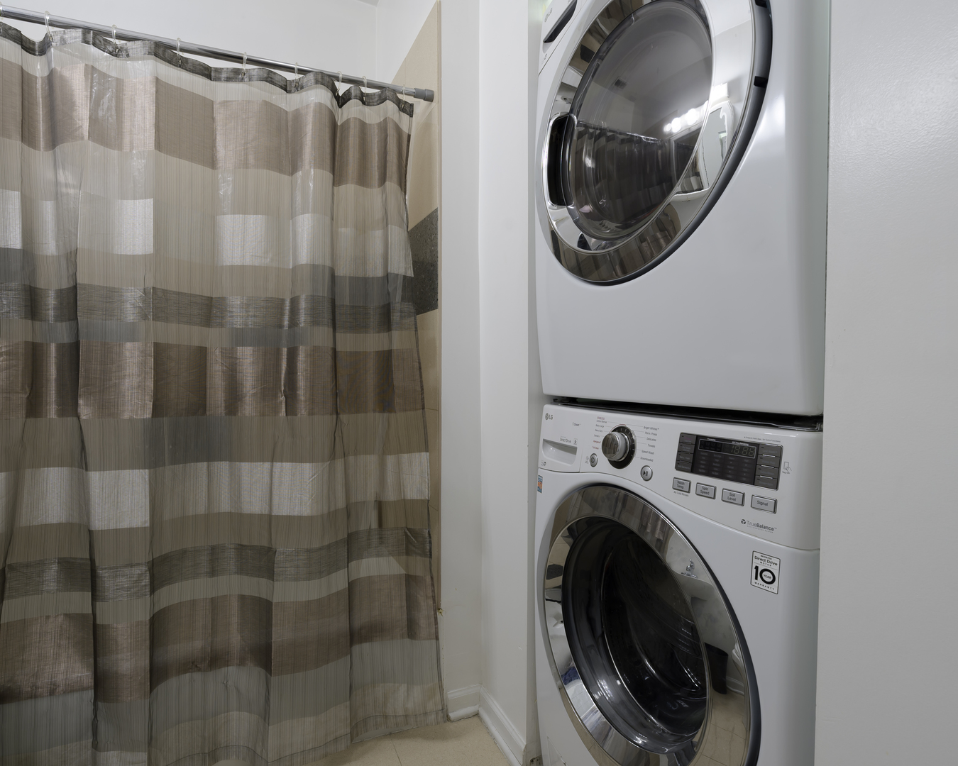 6505 N Greenview Avenue Unit: 2