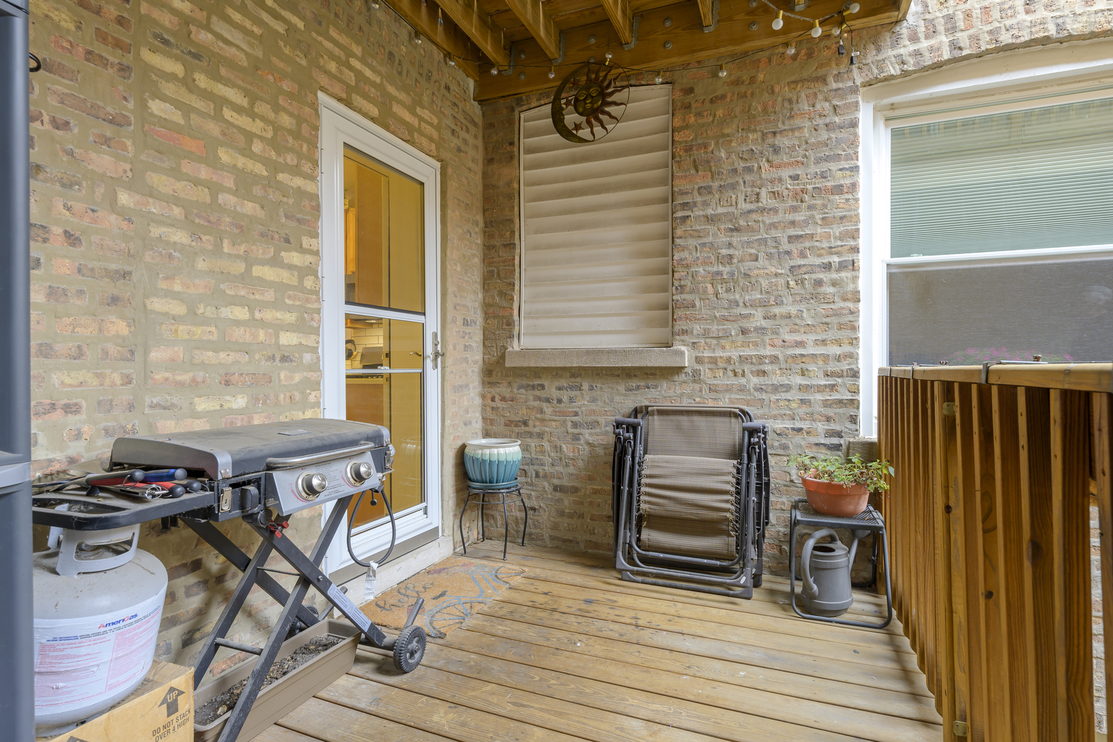 6505 N Greenview Avenue Unit: 2