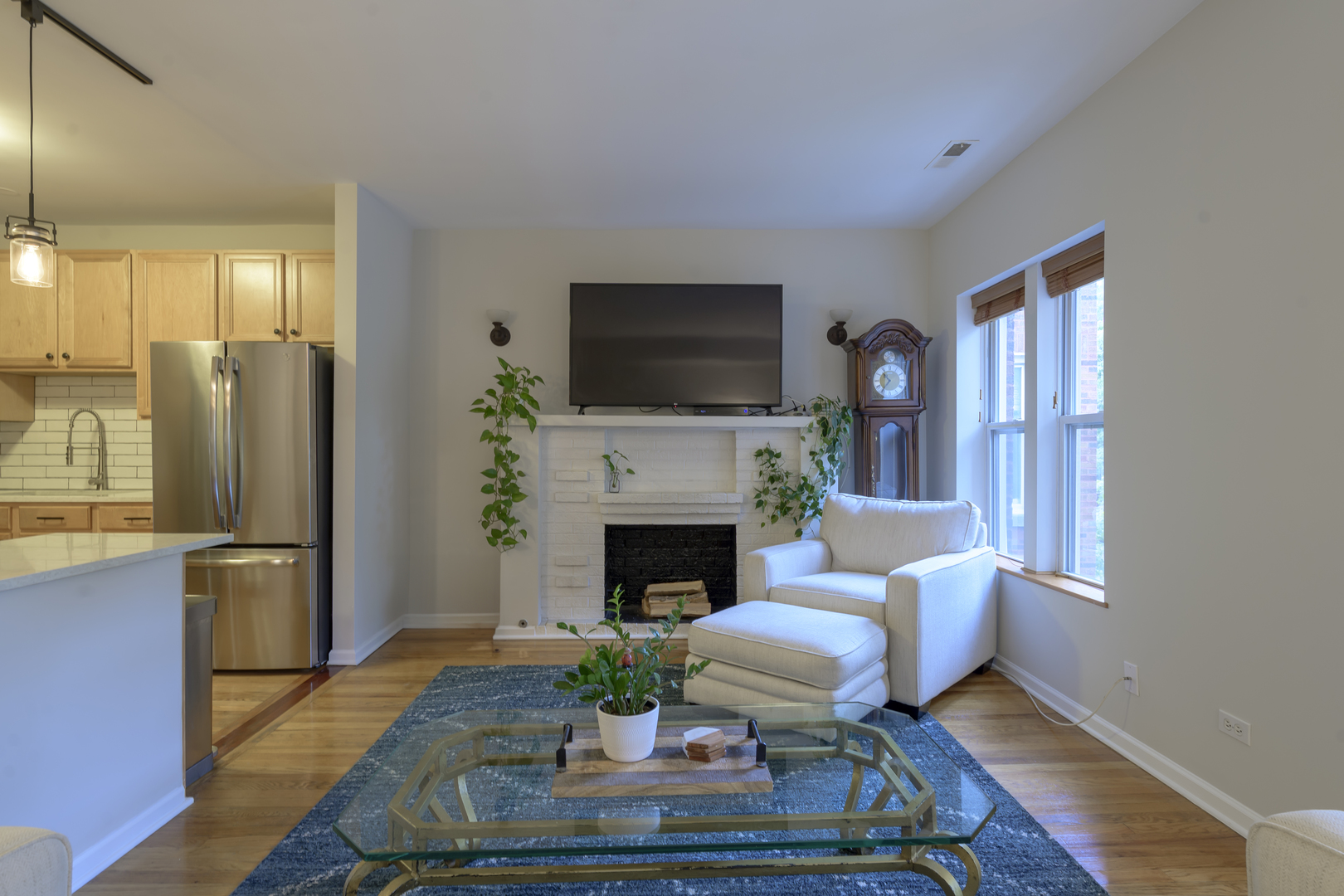 6505 N Greenview Avenue Unit: 2