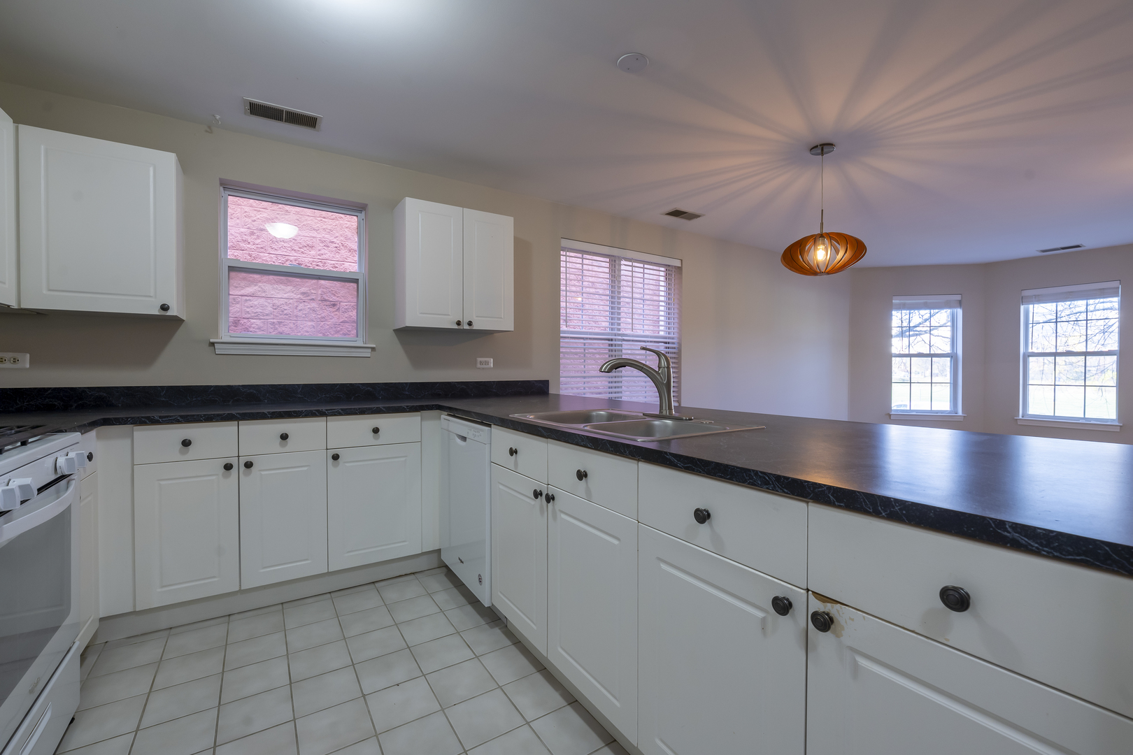 1481 N Larrabee Street Unit: B