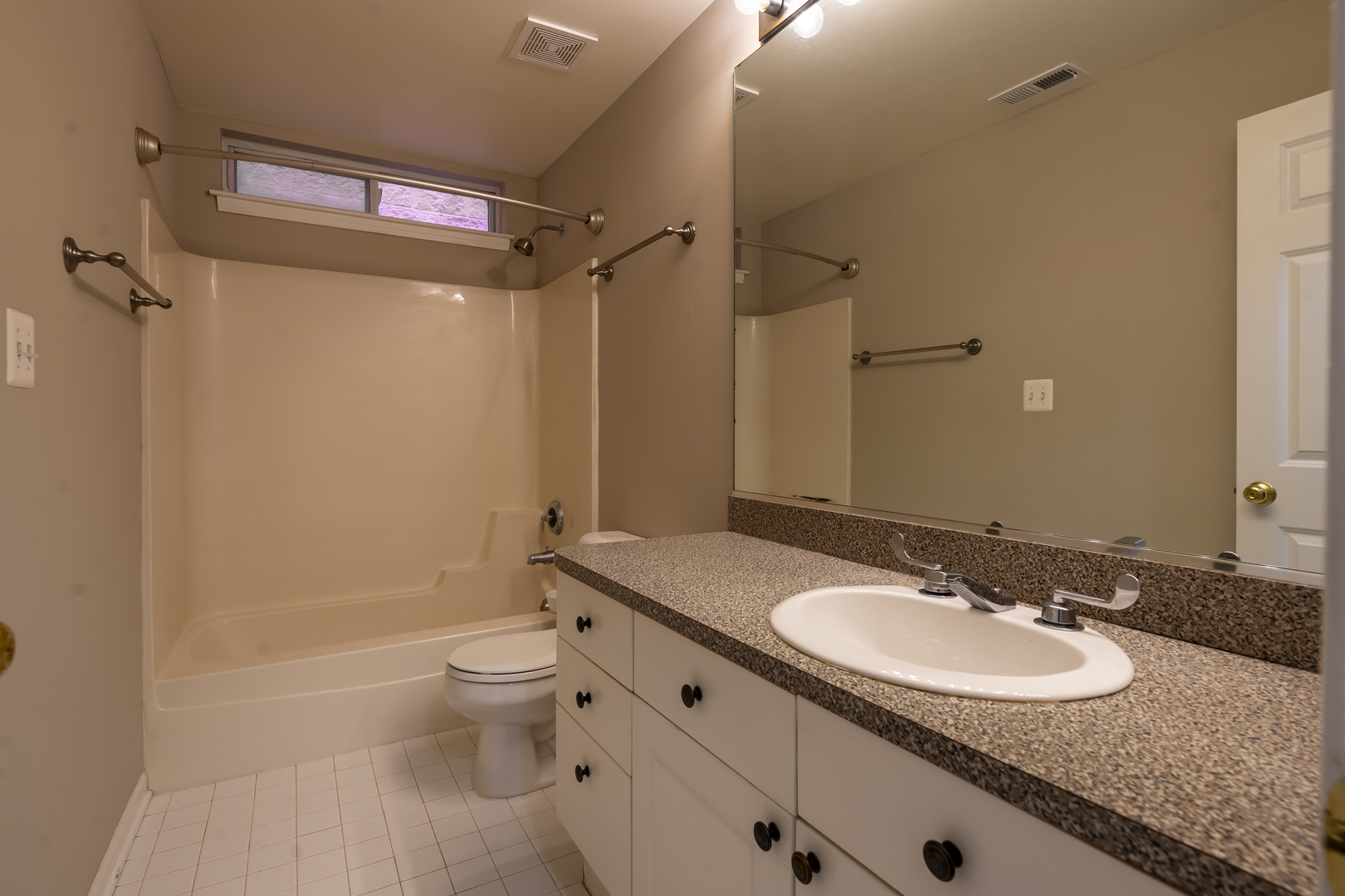 1481 N Larrabee Street Unit: B