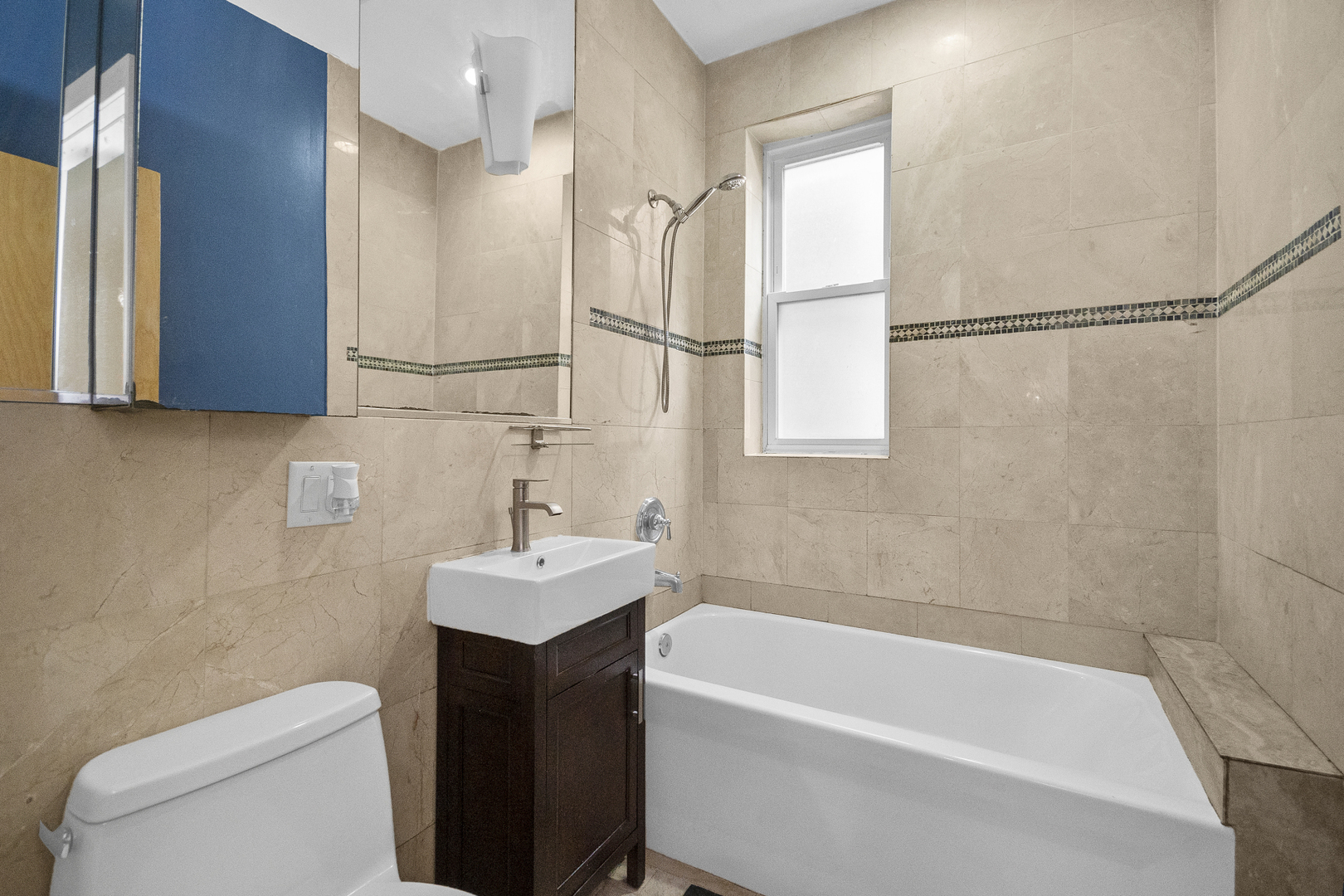 7650 N Greenview Avenue Unit: 2