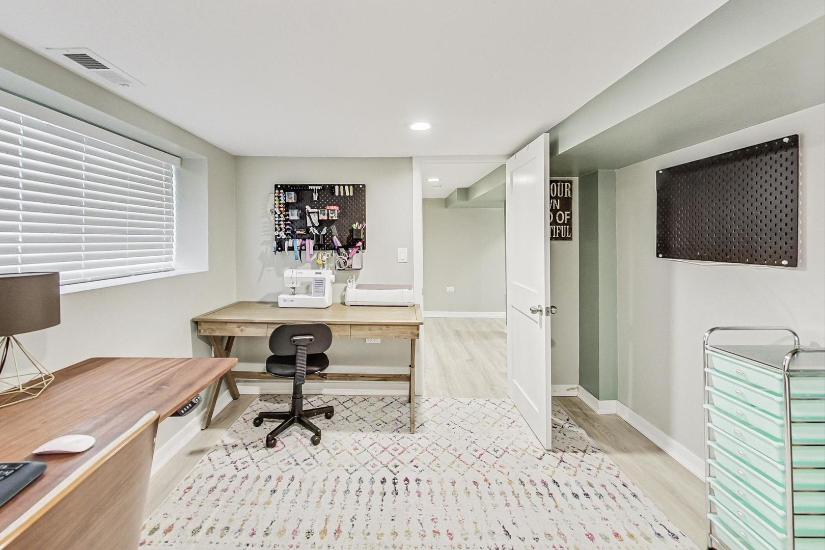 4310 W Belle Plaine Avenue