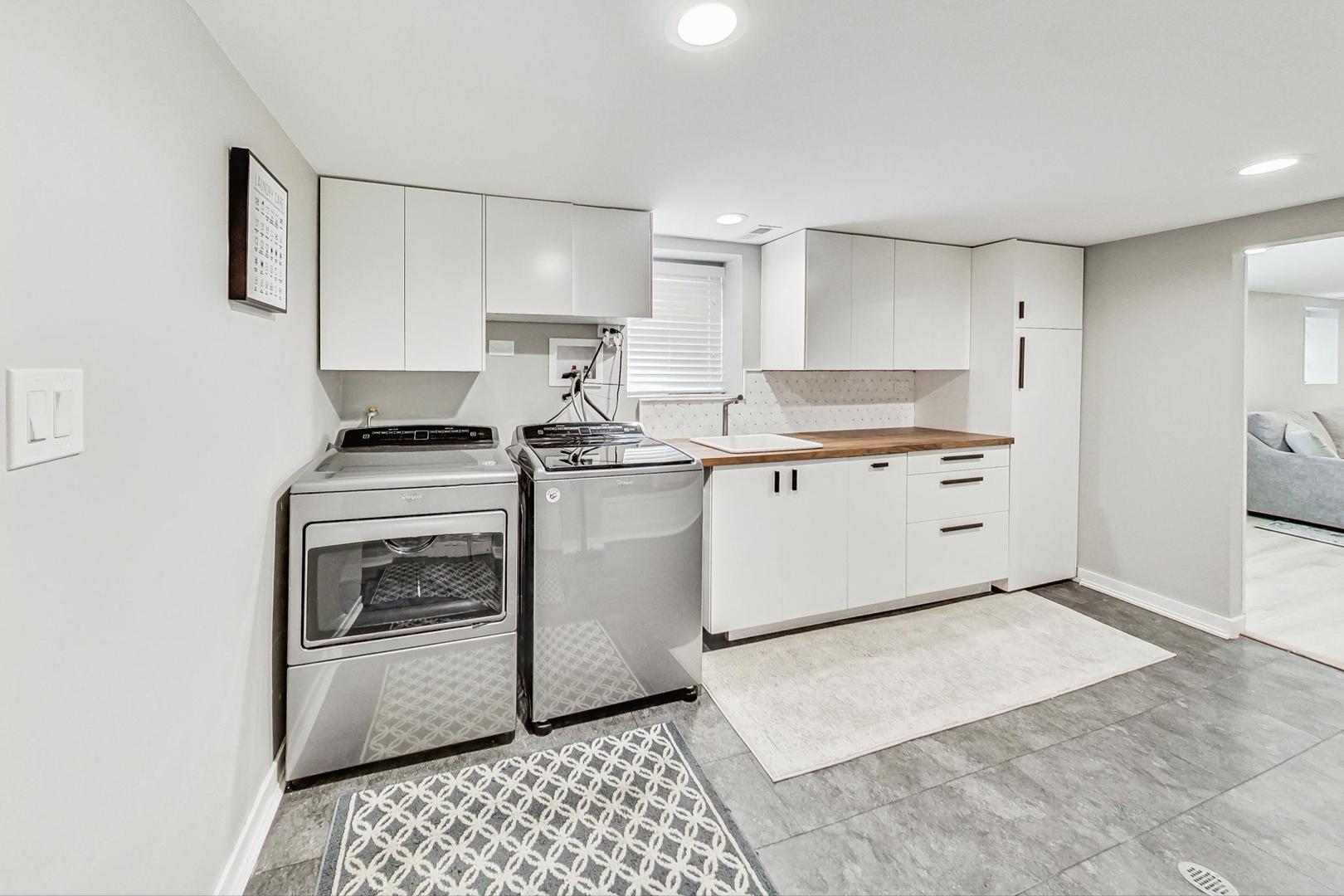 4310 W Belle Plaine Avenue