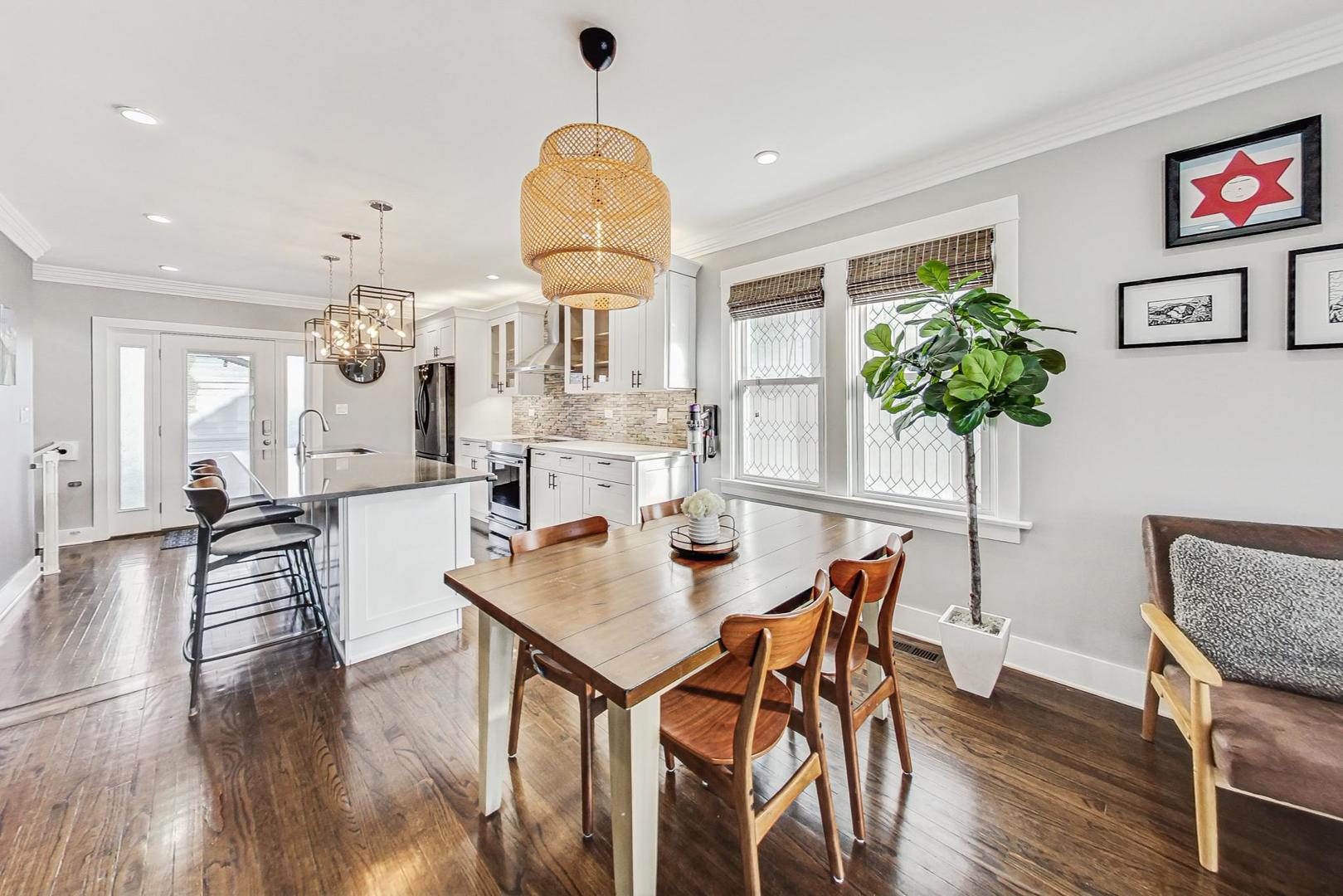 4310 W Belle Plaine Avenue