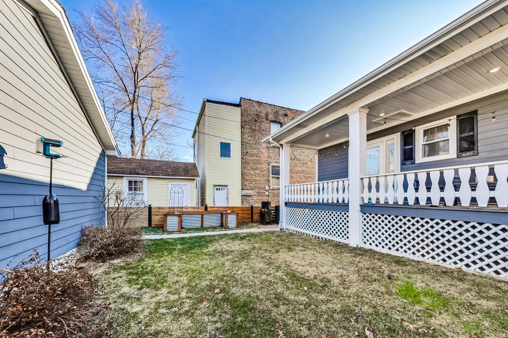 4310 W Belle Plaine Avenue