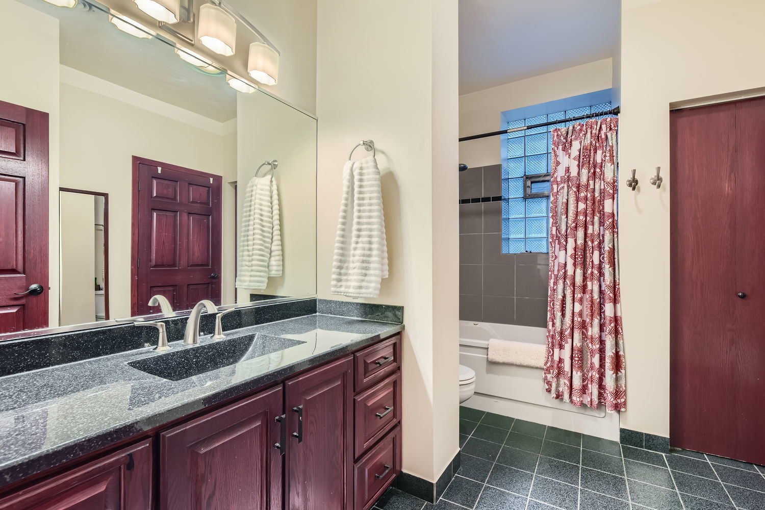 5053 N Sheridan Road Unit: 1S