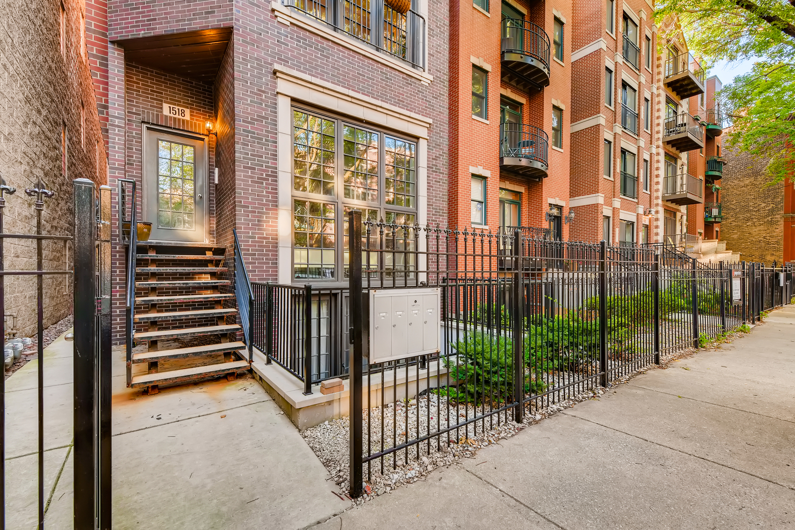 1518 N Hudson Avenue Unit: 3