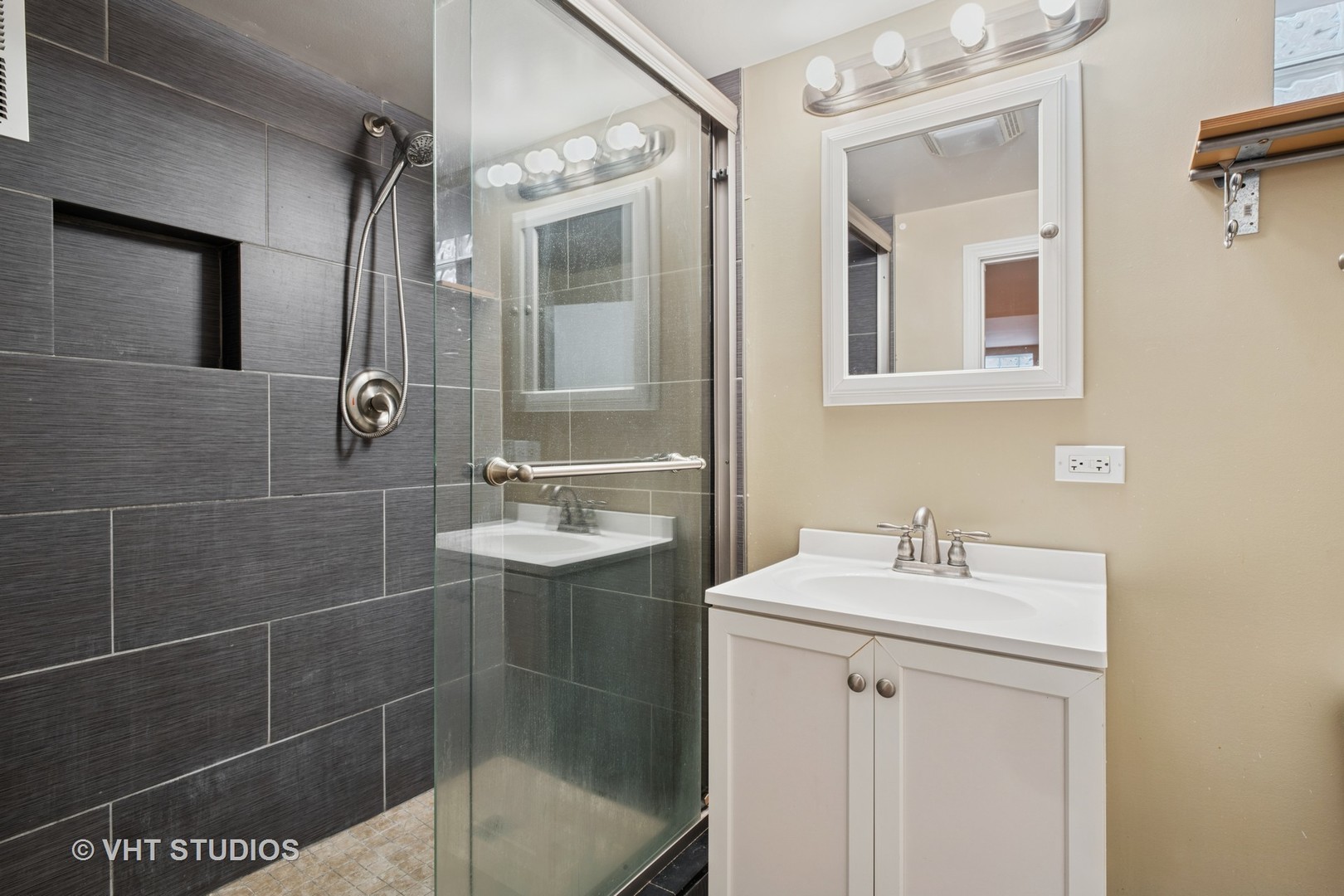 6037 N Kedvale Avenue