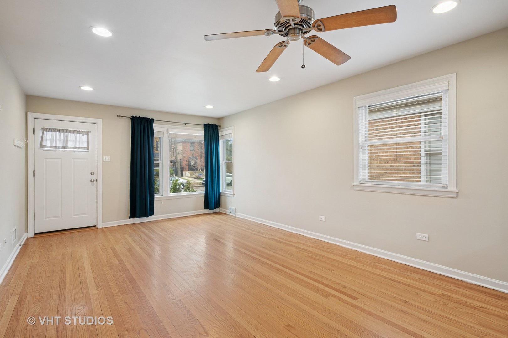 6037 N Kedvale Avenue